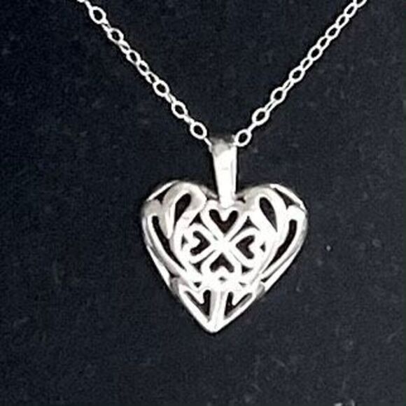 AIZ# Sterling Silver 18” chain & Sterling Heart pendant - Picture 1 of 6